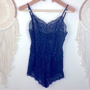 Victoria’s Secret dk blue lace romper small
